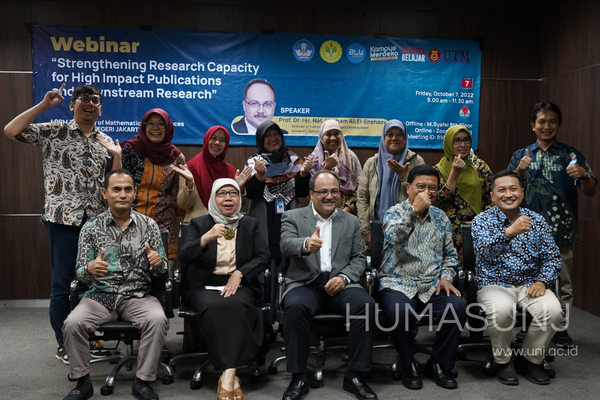 LPPM dan FMIPA UNJ Jalin Kerja sama Internasional dengan UTM Malaysia Melalui Webinar