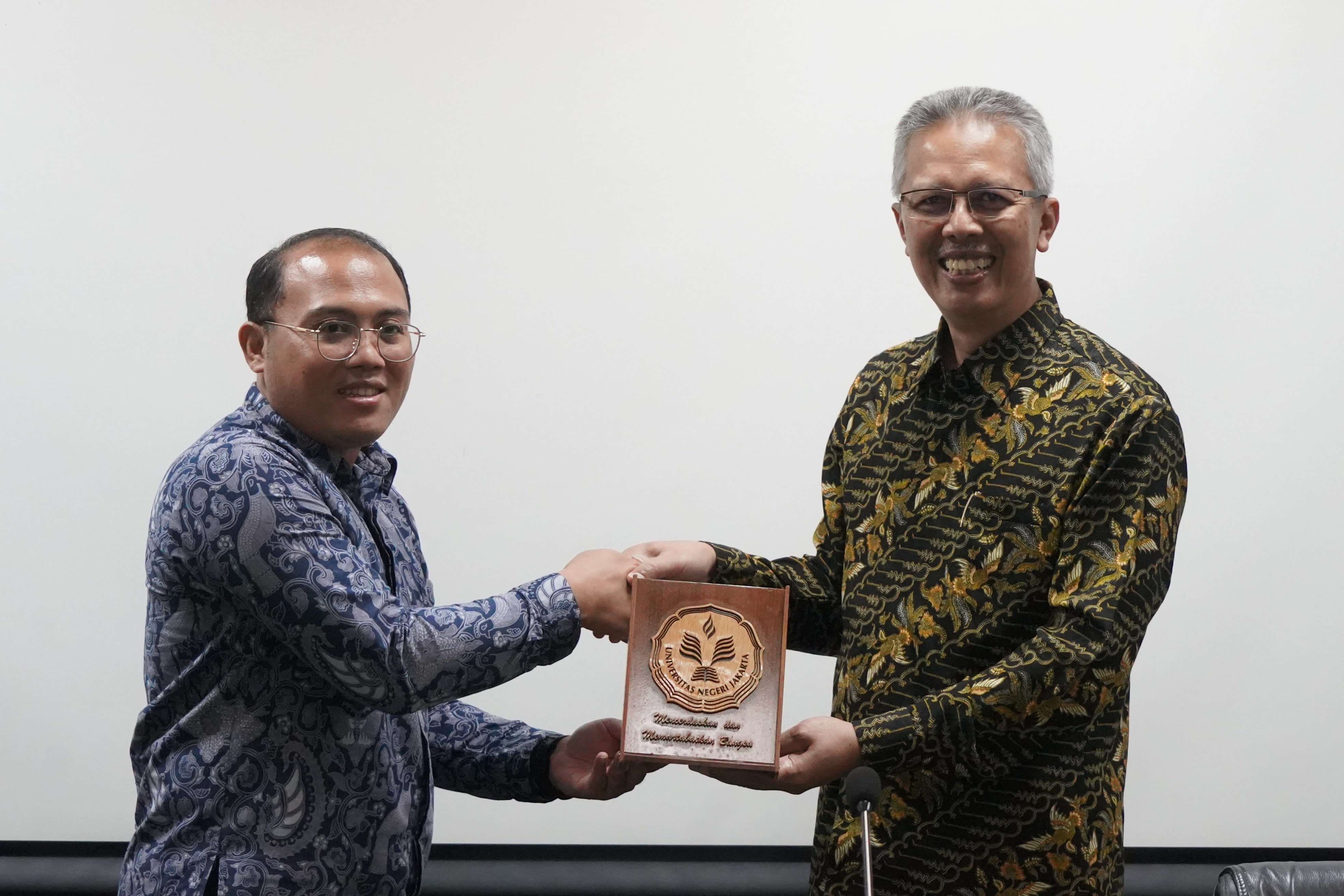 Seminar Peluang Kerja sama PKM Internasional UNJ di SILN dan CLC pada Seluruh Wilayah Perwakilan Indonesia di Luar Negeri